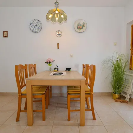 Cozy And Smart With Balcony Apartamento