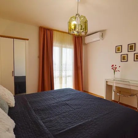 Cozy And Smart With Balcony *