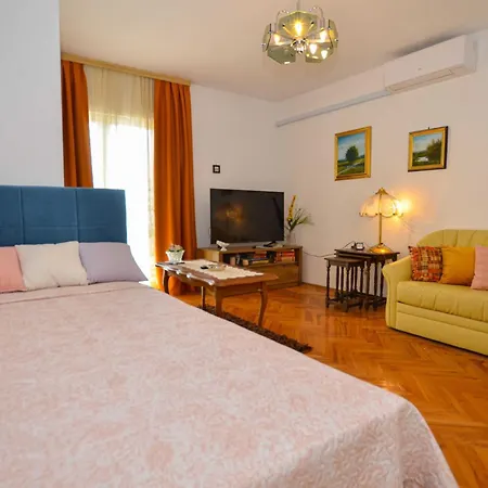 Apartmán Cozy And Smart With Balcony Rovinj