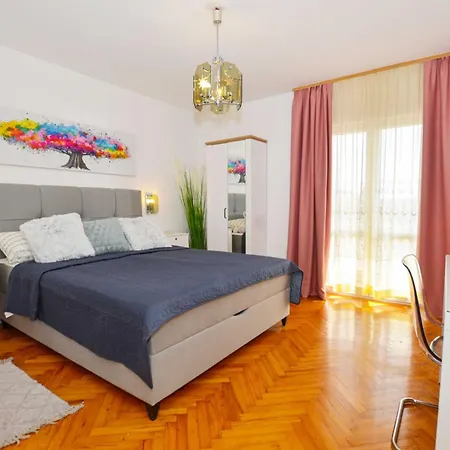 Cozy And Smart With Balcony *