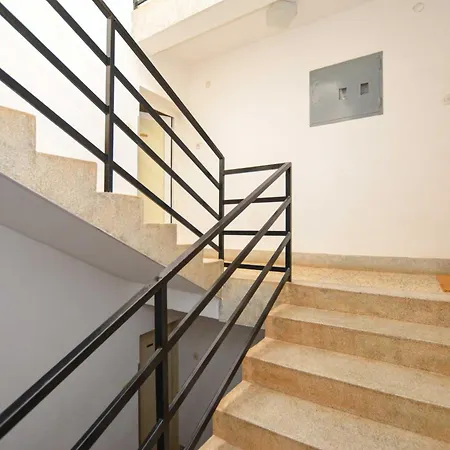 Cozy And Smart With Balcony