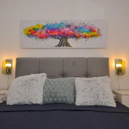 דירה Cozy And Smart With Balcony
